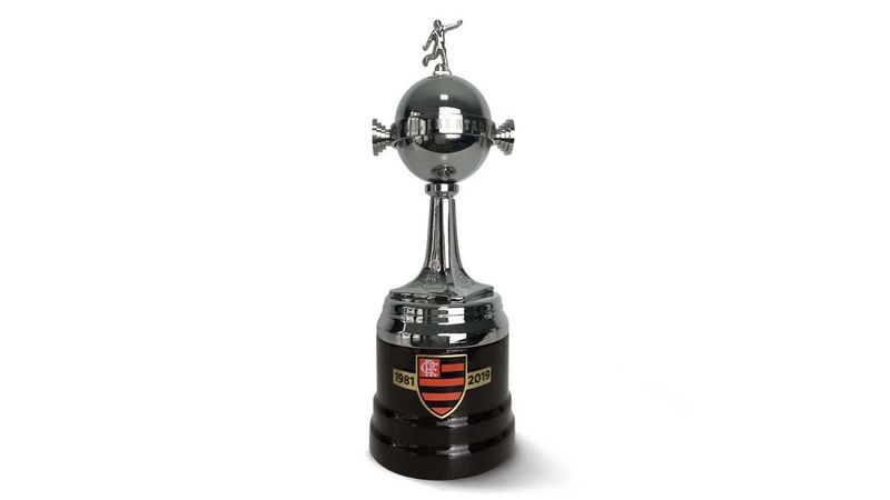 Mini Taça Libertadores 23cm - Loja Oficial do Flamengo